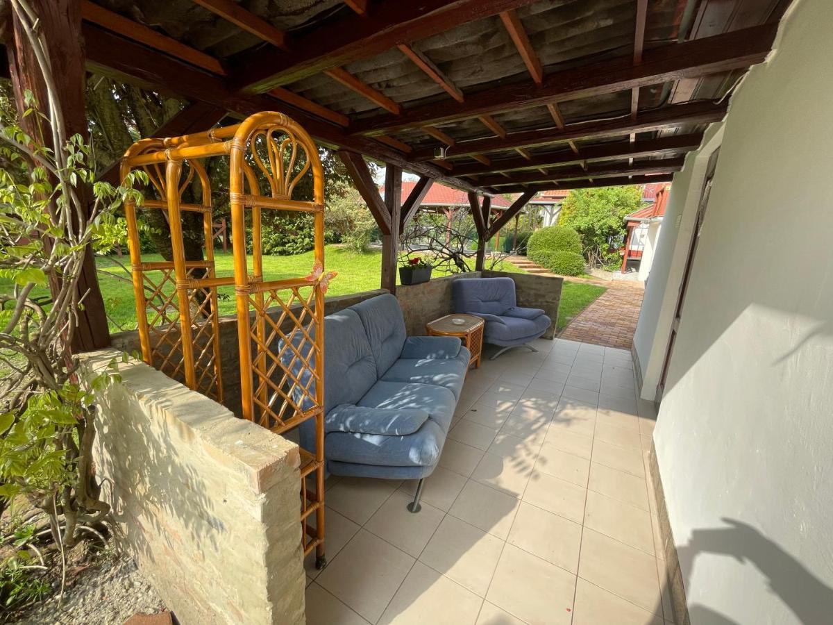 Hotel Ketpava Vendeghaz à Igal Extérieur photo