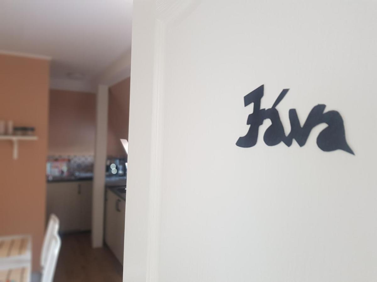 Hotel Ketpava Vendeghaz à Igal Extérieur photo
